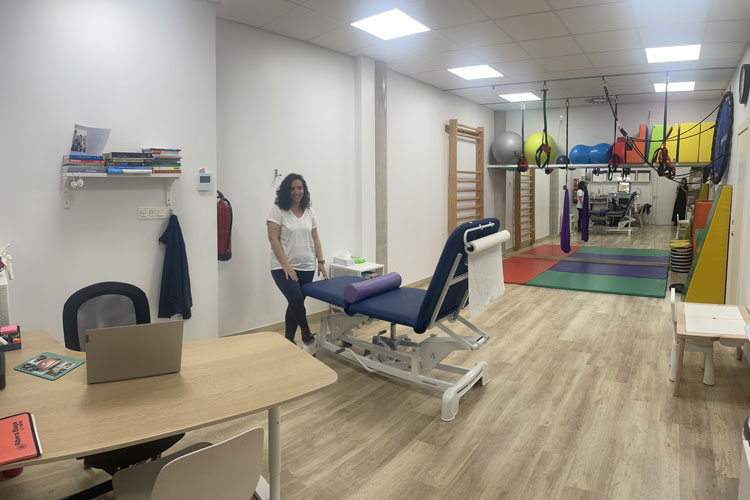 Nuria Estudillo: “En fisioterapia pediátrica no hay que poner un techo, sino trabajar para exprimir al máximo el potencial del niño”