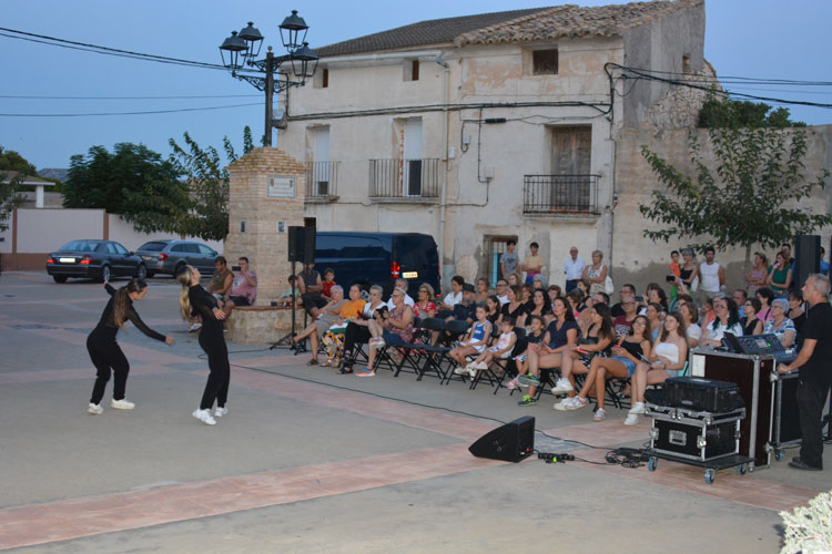 El festival ‘Descubre’ comienza en Cinco Olivas y Alforque con éxito de público