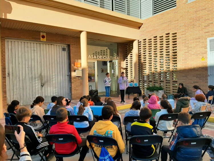 Gelsa celebra por todo lo alto el Día Internacional de la Bibliotecas