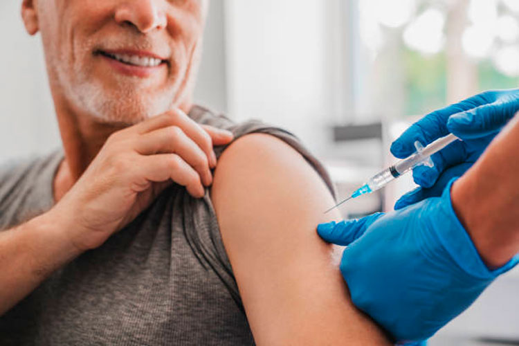 Aragón inicia su campaña de vacunación otoñal con tres virus en el punto de mira