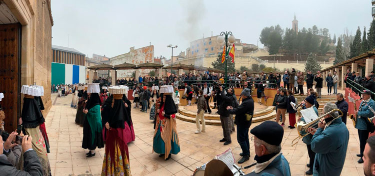 Escatrón vive con devoción el día grande de sus fiestas de Santa Águeda