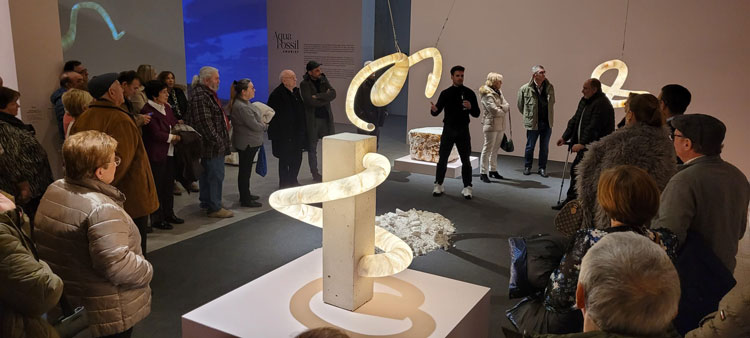 Más de 60 vecinos de Gelsa acuden a la exposición ‘Aqua Fossil’, de Amarist
