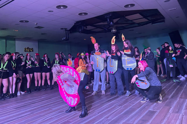 Escatrón cierra los carnavales en la Ribera Baja