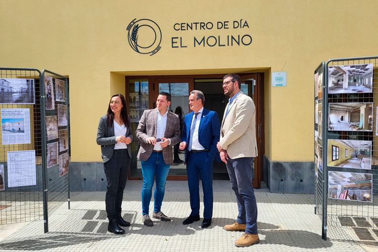 Sánchez Quero visita el nuevo centro de día de Quinto