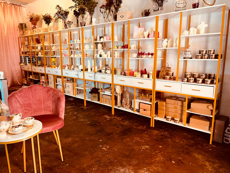 La luz artesanal de Escatrón: un taller de velas con identidad propia