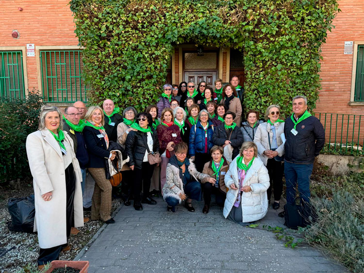 Reencuentro con sabor a memoria en el antiguo colegio Santa María la Esperanza de Pina