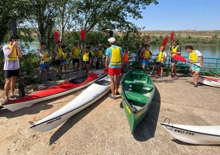 Escatrón abre las puertas de su Club Náutico este sábado con una jornada de navegación
