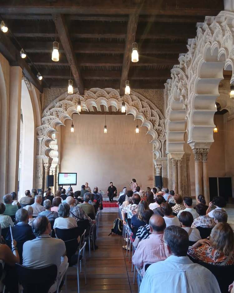 Alejandro Simal presenta en la Aljafería ‘Los moriscos de Gelsa’ junto al catedrático Gregorio Colás